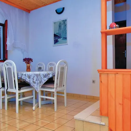 Gorgeous Apartment In Prizba With House Sea View Apartman *