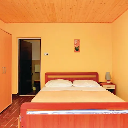 Gorgeous Apartment In Prizba With House Sea View * Prizba