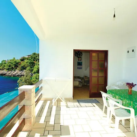 Gorgeous Apartment In Prizba With House Sea View Prizba