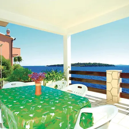 Gorgeous Apartment In Prizba With House Sea View Apartman *