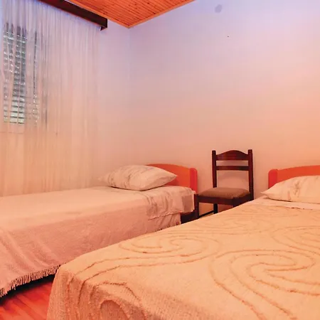 Apartment Gorgeous Apartment In Prizba With House Sea View *