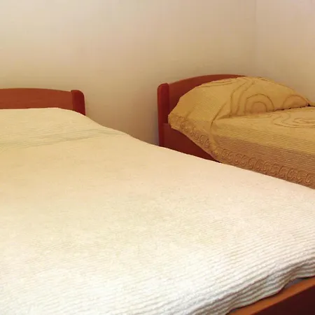 Gorgeous Apartment In Prizba With House Sea View *