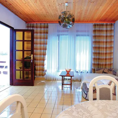 Gorgeous Apartment In Prizba With House Sea View Apartment *